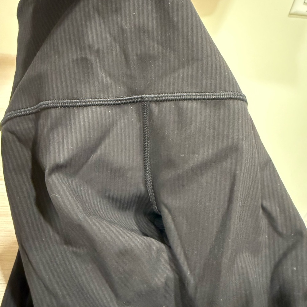 Lululemon Black Wunder Train High-Rise Ribbed Leggings tight 25” size 6 - Picture 4 of 5
